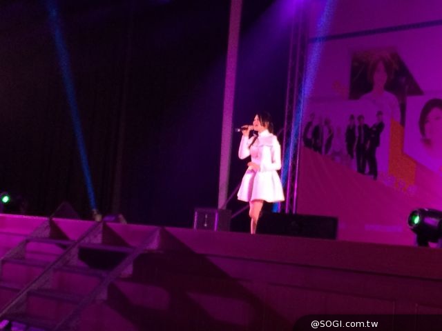 孫羽希首場金門低溫演唱 副縣長鄉親歌迷展熱情 孫羽希首場金門低溫演唱 副縣長鄉親歌迷展熱情