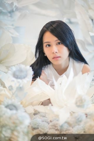 年終最強新人「學生情人」孫羽希個人全新迷你專輯《褪殼》 年終最強新人「學生情人」孫羽希個人全新迷你專輯《褪殼》