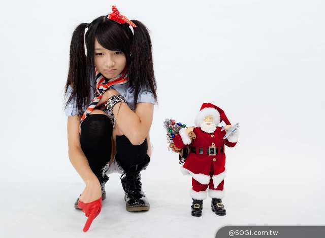 華人第一美少女許雅涵「聖誕咩裝」清涼超級賽亞人 華人第一美少女許雅涵「聖誕咩裝」清涼超級賽亞人