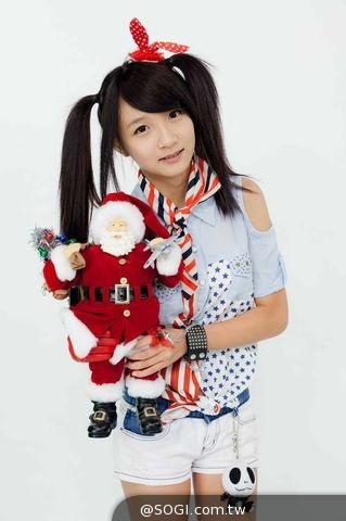 華人第一美少女許雅涵「聖誕咩裝」清涼超級賽亞人 華人第一美少女許雅涵「聖誕咩裝」清涼超級賽亞人
