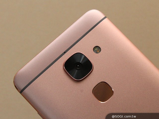 乐视2、2 Pro、Max2发布 首款Type-C音频接口手机 乐视2、2 Pro、Max2发布 首款Type-C音频接口手机