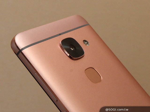 乐视2、2 Pro、Max2发布 首款Type-C音频接口手机 乐视2、2 Pro、Max2发布 首款Type-C音频接口手机