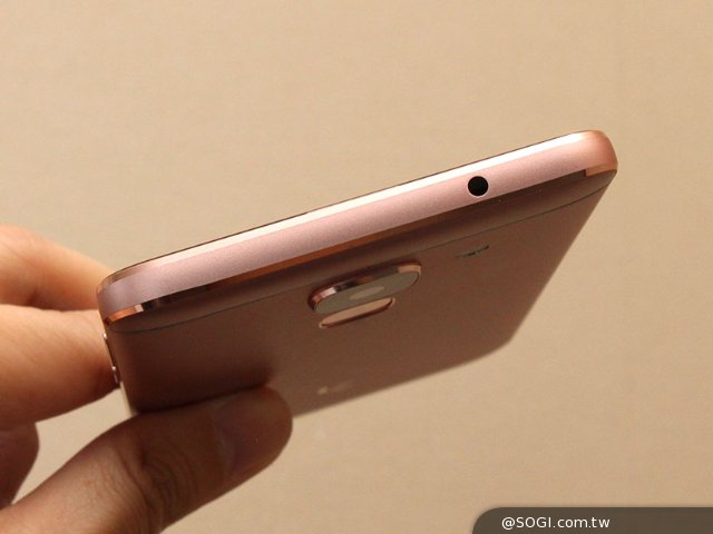 乐视2、2 Pro、Max2发布 首款Type-C音频接口手机 乐视2、2 Pro、Max2发布 首款Type-C音频接口手机