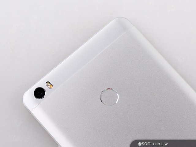 大不一样:6.44寸大屏小米Max开箱评测体验 大不一样:6.44寸大屏小米Max开箱评测体验