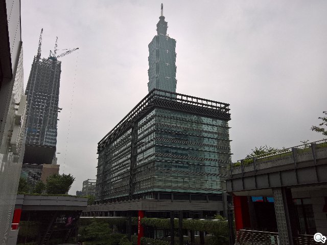 Win10最强旗舰机 微软Lumia 950开箱评测 Win10最强旗舰机 微软Lumia 950开箱评测