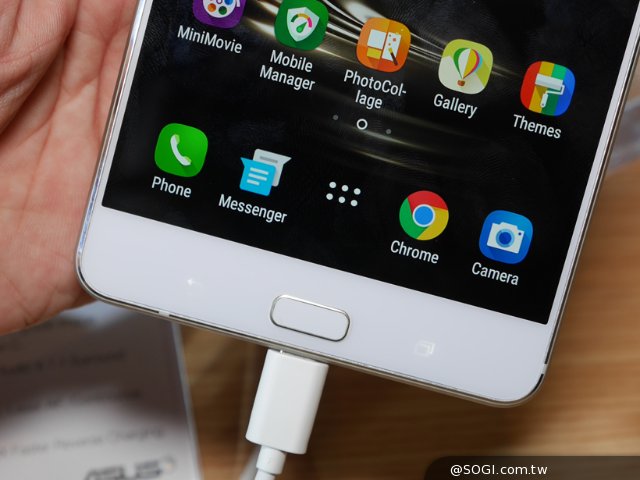 华硕ZenFone3系列三机齐发 Computex2016现场上手玩 华硕ZenFone3系列三机齐发 Computex2016现场上手玩