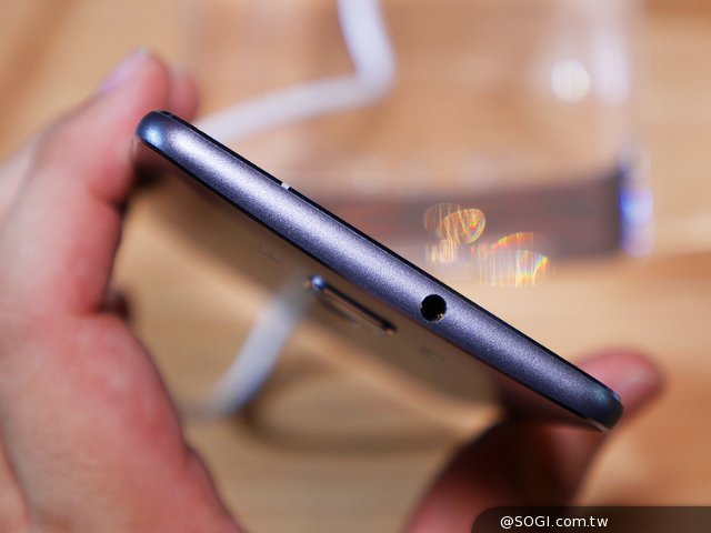 华硕ZenFone3系列三机齐发 Computex2016现场上手玩 华硕ZenFone3系列三机齐发 Computex2016现场上手玩