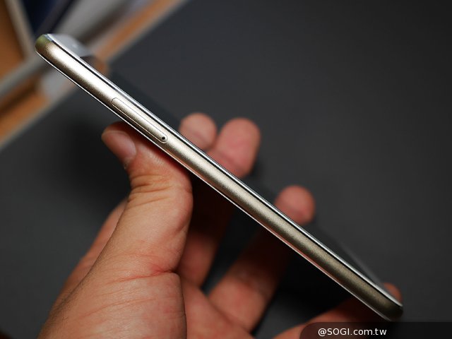 华硕ZenFone3系列三机齐发 Computex2016现场上手玩 华硕ZenFone3系列三机齐发 Computex2016现场上手玩