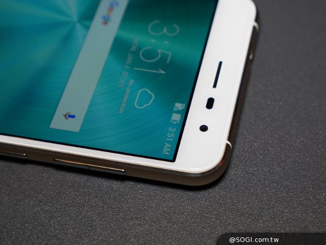 华硕ZenFone3系列三机齐发 Computex2016现场上手玩 华硕ZenFone3系列三机齐发 Computex2016现场上手玩