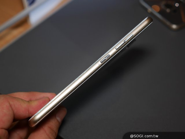 华硕ZenFone3系列三机齐发 Computex2016现场上手玩 华硕ZenFone3系列三机齐发 Computex2016现场上手玩