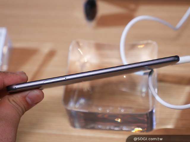 华硕ZenFone3系列三机齐发 Computex2016现场上手玩 华硕ZenFone3系列三机齐发 Computex2016现场上手玩