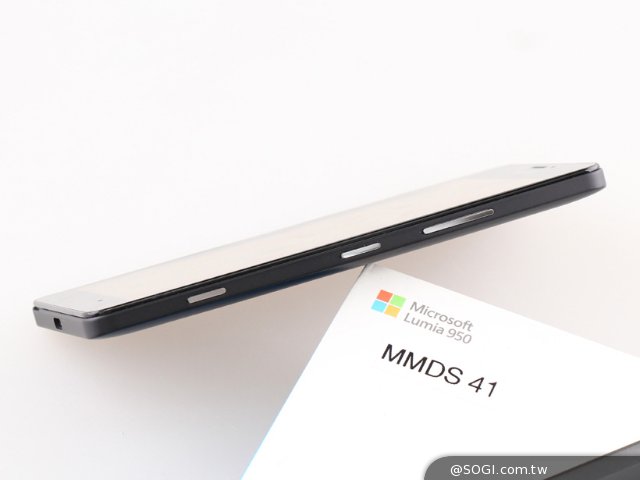 Win10最强旗舰机 微软Lumia 950开箱评测 Win10最强旗舰机 微软Lumia 950开箱评测