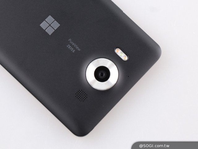 Win10最强旗舰机 微软Lumia 950开箱评测 Win10最强旗舰机 微软Lumia 950开箱评测