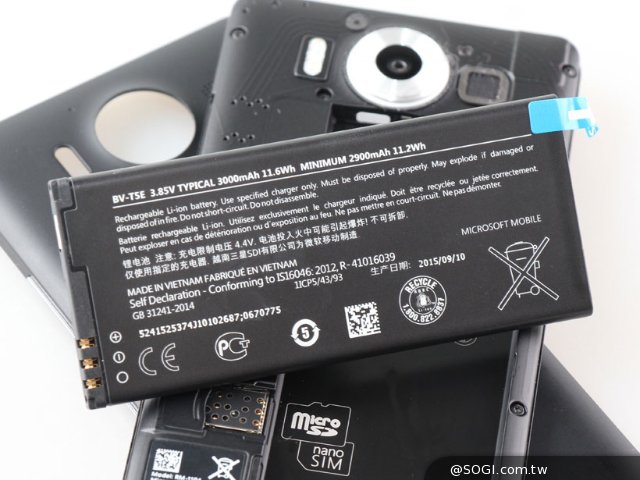 Win10最强旗舰机 微软Lumia 950开箱评测 Win10最强旗舰机 微软Lumia 950开箱评测