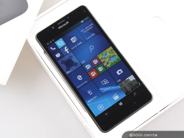 Win10最强旗舰机 微软Lumia 950开箱评测 Win10最强旗舰机 微软Lumia 950开箱评测