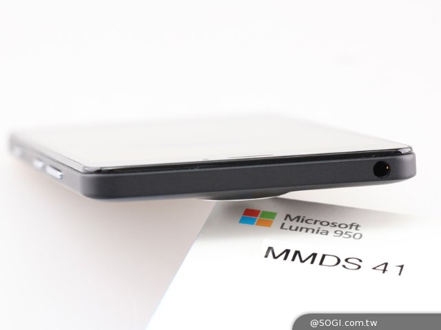 Win10最强旗舰机 微软Lumia 950开箱评测 Win10最强旗舰机 微软Lumia 950开箱评测
