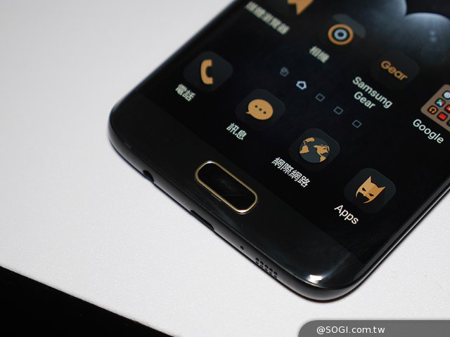 三星GALAXY S7 edge蝙蝠侠限量款开箱图赏 三星GALAXY S7 edge蝙蝠侠限量款开箱图赏