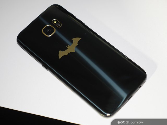 三星GALAXY S7 edge蝙蝠侠限量款开箱图赏 三星GALAXY S7 edge蝙蝠侠限量款开箱图赏