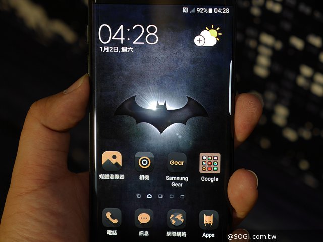 三星GALAXY S7 edge蝙蝠侠限量款开箱图赏 三星GALAXY S7 edge蝙蝠侠限量款开箱图赏