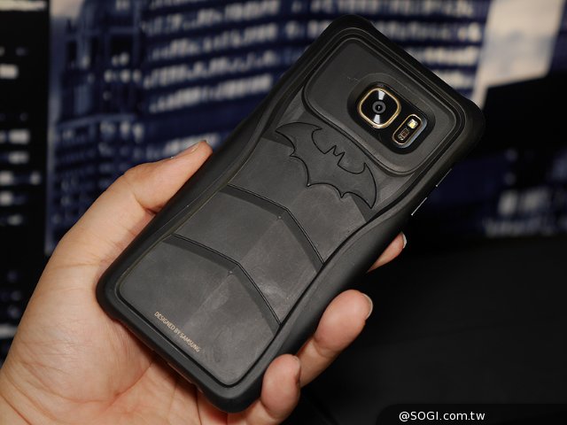 三星GALAXY S7 edge蝙蝠侠限量款开箱图赏 三星GALAXY S7 edge蝙蝠侠限量款开箱图赏