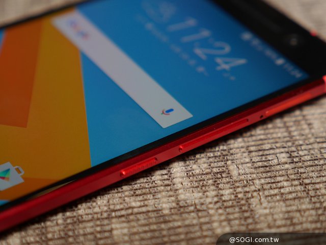 艳丽十足:HTC 10夕光红真机图赏 艳丽十足:HTC 10夕光红真机图赏