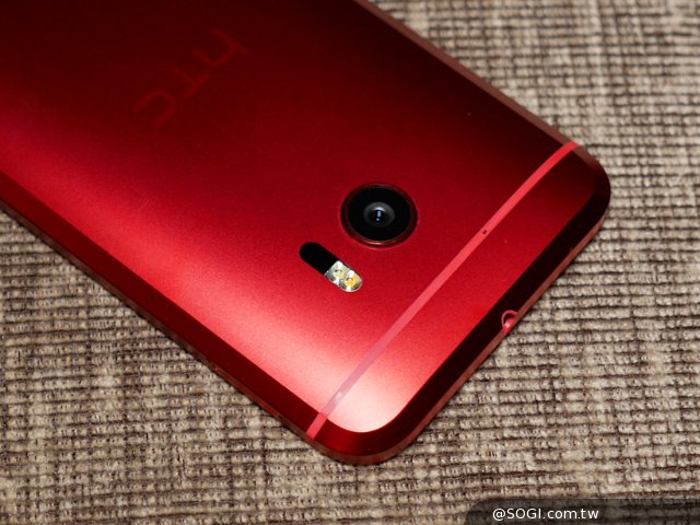 艳丽十足:HTC 10夕光红真机图赏 艳丽十足:HTC 10夕光红真机图赏