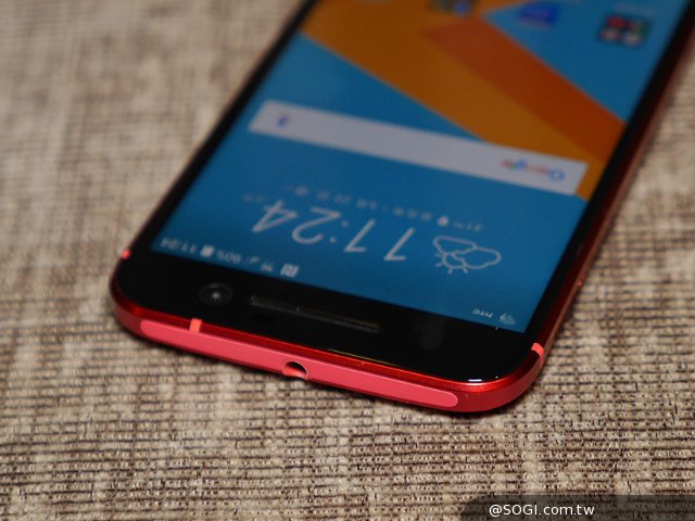 艳丽十足:HTC 10夕光红真机图赏 艳丽十足:HTC 10夕光红真机图赏
