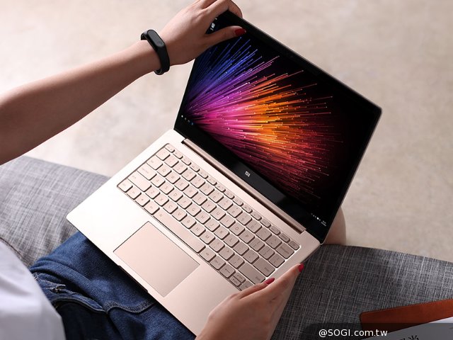 小米笔电Air正式发布 8.2起线上线下开卖 小米笔电Air正式发布 8.2起线上线下开卖