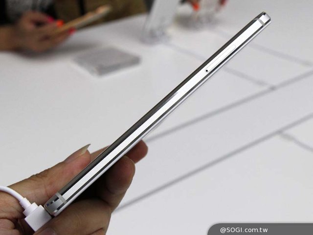 向旗舰靠拢的5.5寸红米Pro双镜头手机抢先上手玩 向旗舰靠拢的5.5寸红米Pro双镜头手机抢先上手玩