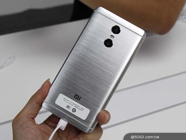 向旗舰靠拢的5.5寸红米Pro双镜头手机抢先上手玩 向旗舰靠拢的5.5寸红米Pro双镜头手机抢先上手玩
