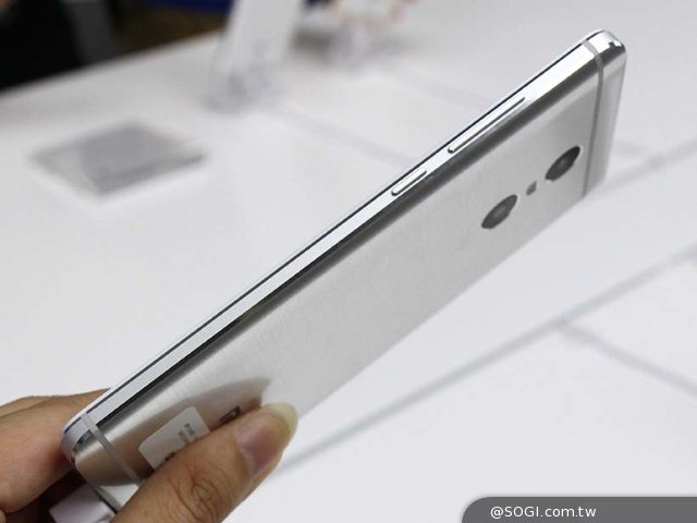 向旗舰靠拢的5.5寸红米Pro双镜头手机抢先上手玩 向旗舰靠拢的5.5寸红米Pro双镜头手机抢先上手玩
