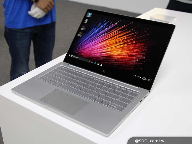 小米跨界新品 小米笔电Air上市前抢先玩 小米跨界新品 小米笔电Air上市前抢先玩