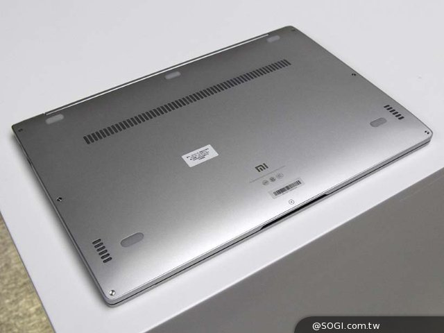 小米跨界新品 小米笔电Air上市前抢先玩 小米跨界新品 小米笔电Air上市前抢先玩